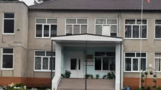 Омскую прокуратуру возмутило состояние асфальта возле Петропавловского детского дома