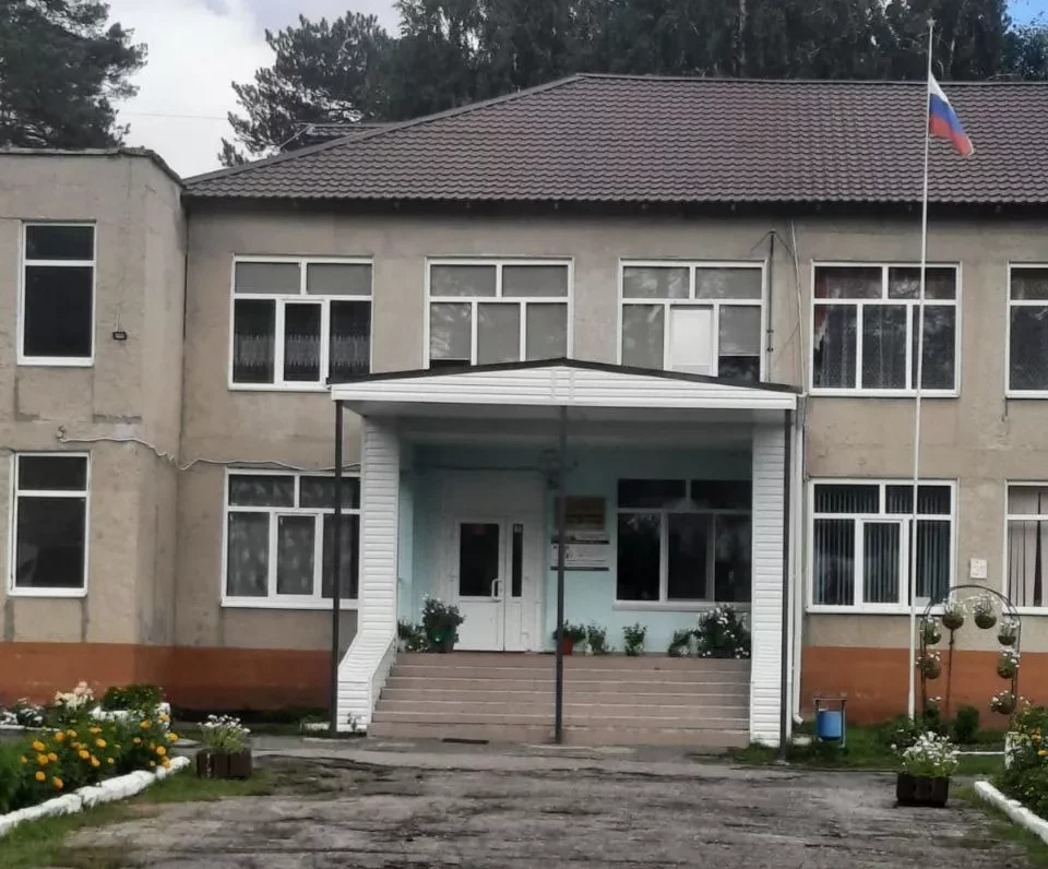 Омскую прокуратуру возмутило состояние асфальта возле Петропавловского детского дома