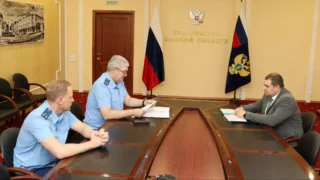 Омская прокуратура проводит проверки по факту отказов зачисления детей в 1 класс