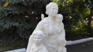 В Омске появился мемориал женщине, которая спасла детей во время Великой Отечественной войны