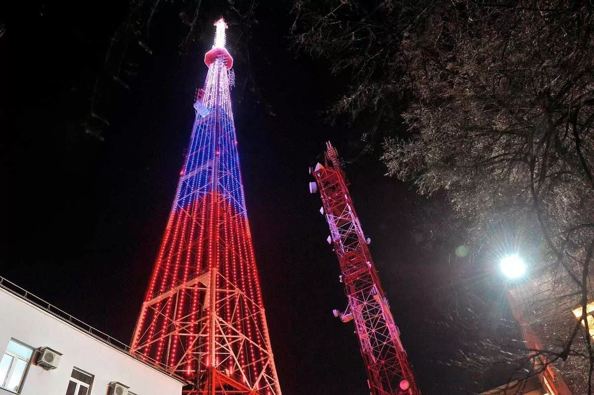 Омская телебашня включит подсветку в честь Дня учителя