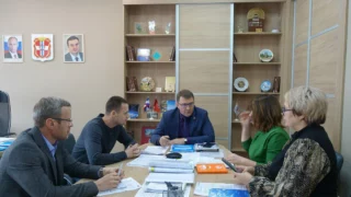 Минобр Иван Кротт встретился с юристом Никитой Сорокиным, чтобы обсудить инцидент в доме детства