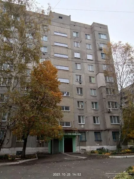 Омская область уже больше года помогает в восстановлении домов и социальных объектов в Стаханове