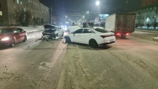 В районе Омского политеха произошло массовое ДТП