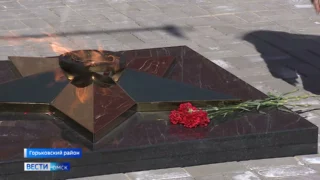 Сегодня сразу в нескольких районах Омской области был зажжён Вечный огонь