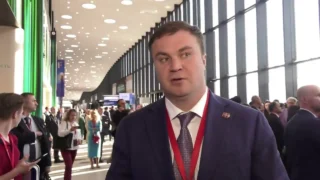 Губернатор Виталий Хоценко прокомментировал итоговую дискуссию с участием Президента на ПМЭФ