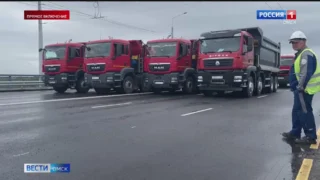 В Омске сегодня на целый день полностью перекрыли движение на Ленинградском мосту
