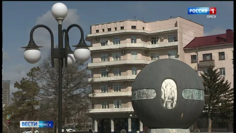 В Омске уберут шар Держава с площади Бухгольца
