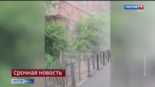 Историческое здание в самом центре Омска оказалось под угрозой обрушения