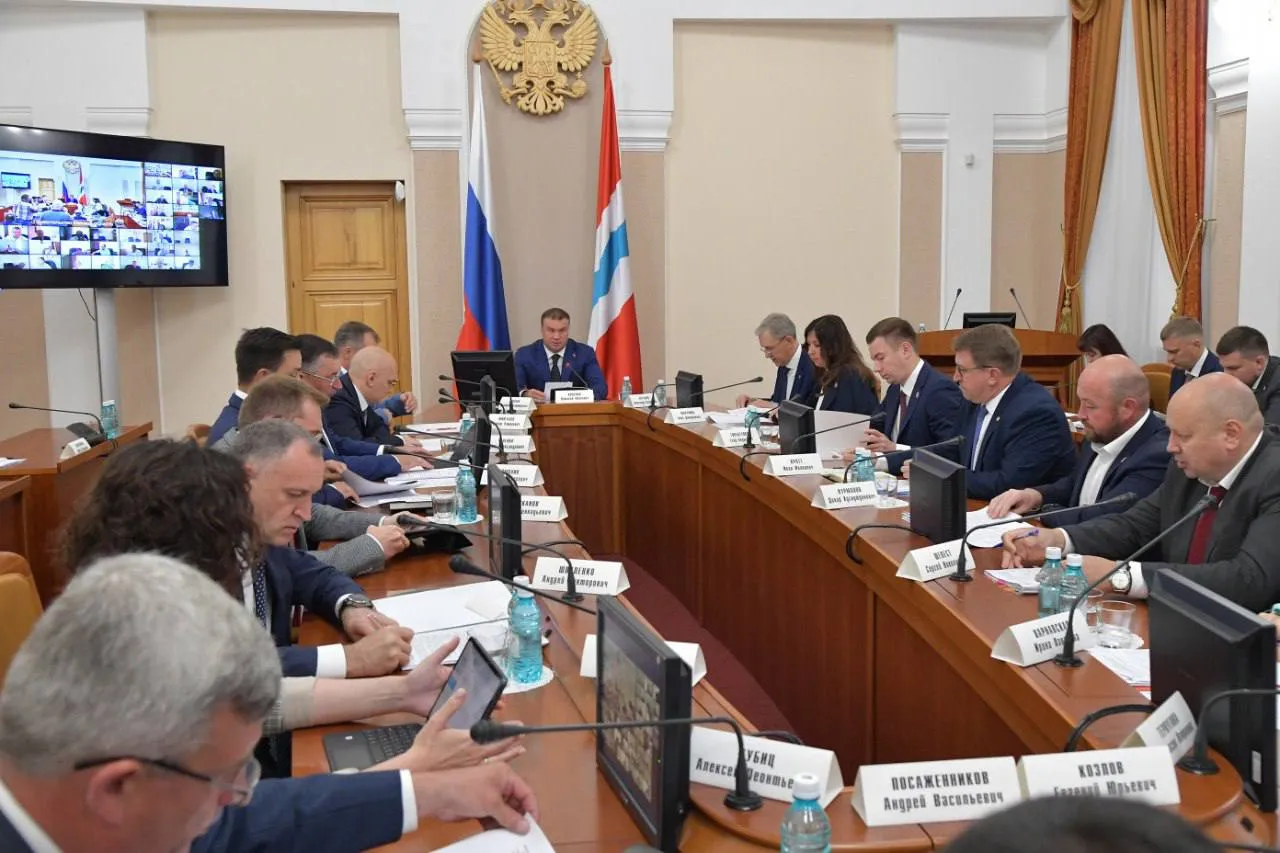 Виталий Хоценко сообщил, что Омская область продолжает оказывать помощь жителям Курской области