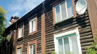В Омске прокуратура потребовала расселить аварийный дом в Старом Кировске