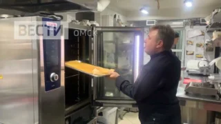 В омских кондитерских уже вовсю готовят 10 метровый пирог-гигант