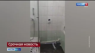 В аварийном доме в Омске обрушился пол