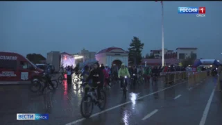 На старт ночного велопробега вышли более тысячи омичей