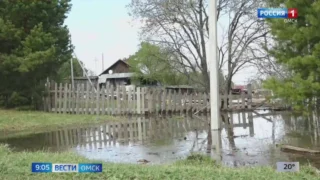 Пострадавшим от весеннего паводка жителям Усть-Ишима продолжают оказывать помощь