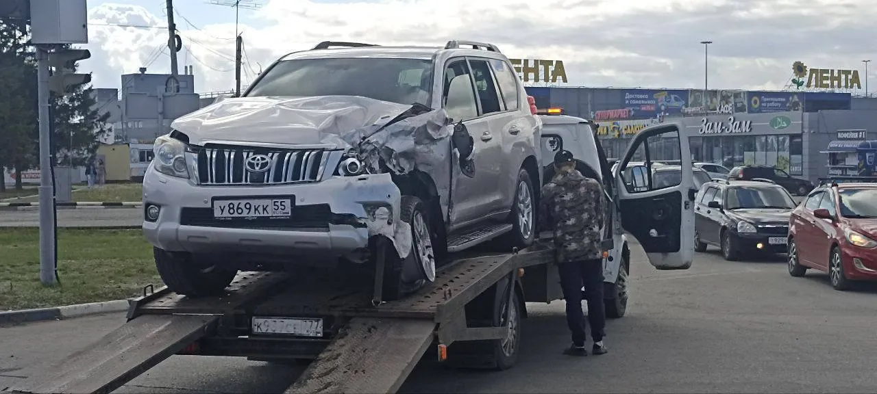 В Кировском округе Омска произошло ДТП с участием рейсового автобуса