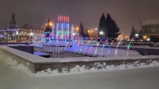 В Омске продолжается праздничное оформление города