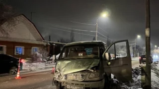 В Омске произошла авария в Ленинском округе: водитель погиб на месте