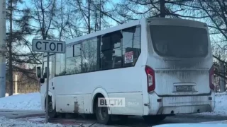 В Омске авария с маршруткой произошла на Красном Пути