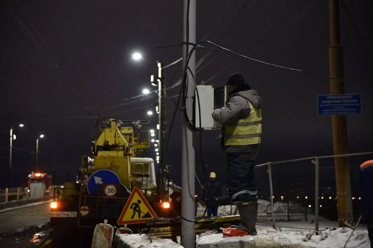 В Омске на ночь полностью перекрывали мост у Телецентра