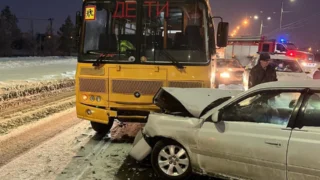 Трое детей пострадали в ДТП с автобусом в Омске