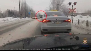 Водителя автобуса оштрафовали за нарушение ПДД на железнодорожном переезде