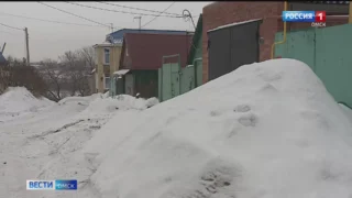 В Омске в срочном порядке начали вывозить снег