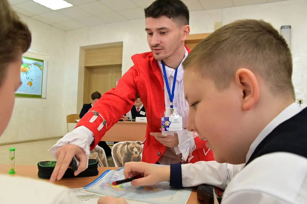 Пять омичей вышли в финал областного этапа конкурса «Учитель года России 2025»