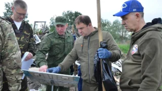 Из Октябрьского округа вывезли 30 грузовиков мусора