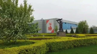 Омский аэропорт в День Победы зазвучит голосом Виктора Ларионова