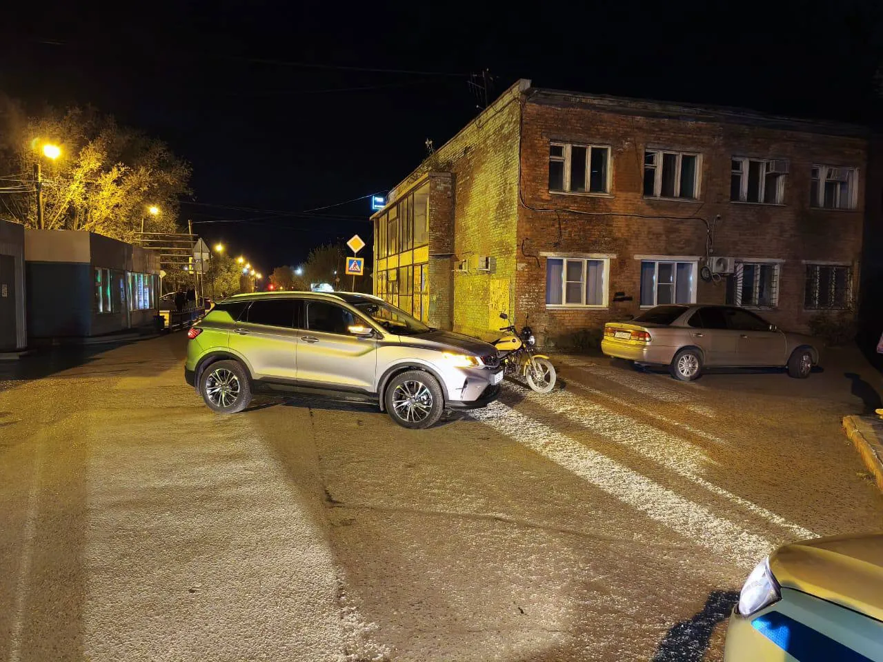 В Омске пострадал водитель мопеда при столкновении с легковым автомобилем