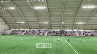 На стадионе «Красная звезда» стартовало сибирское футбольное дерби