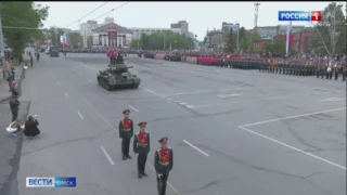 В Омске День Победы начался с построения войск омского гарнизона