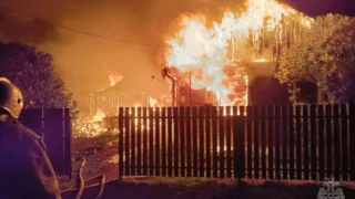 В Омской области произошел крупный пожар в Азовском районе