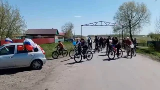 Весенний велопробег в селе Орловка: как жители Омской области встретили 1 мая?