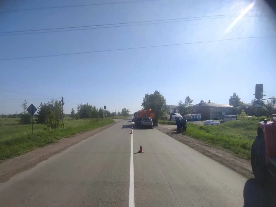 В Омской области столкновение с КамАЗом привело к смерти человека