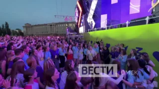 Во всех городах, где сегодня отмечали День молодёжи, прошёл единый танцевальный флешмоб