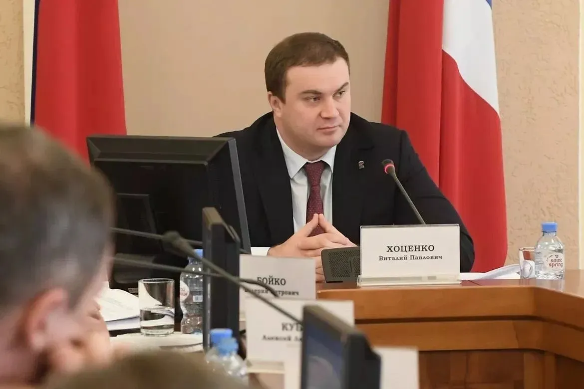 Виталий Хоценко поручил усилить контроль за качеством отдыха детей в оздоровительных лагерях регион