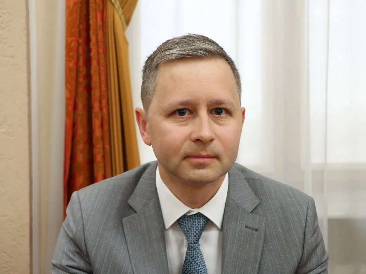 Губернатор Омской области представил нового министра имущественных отношений Омской области