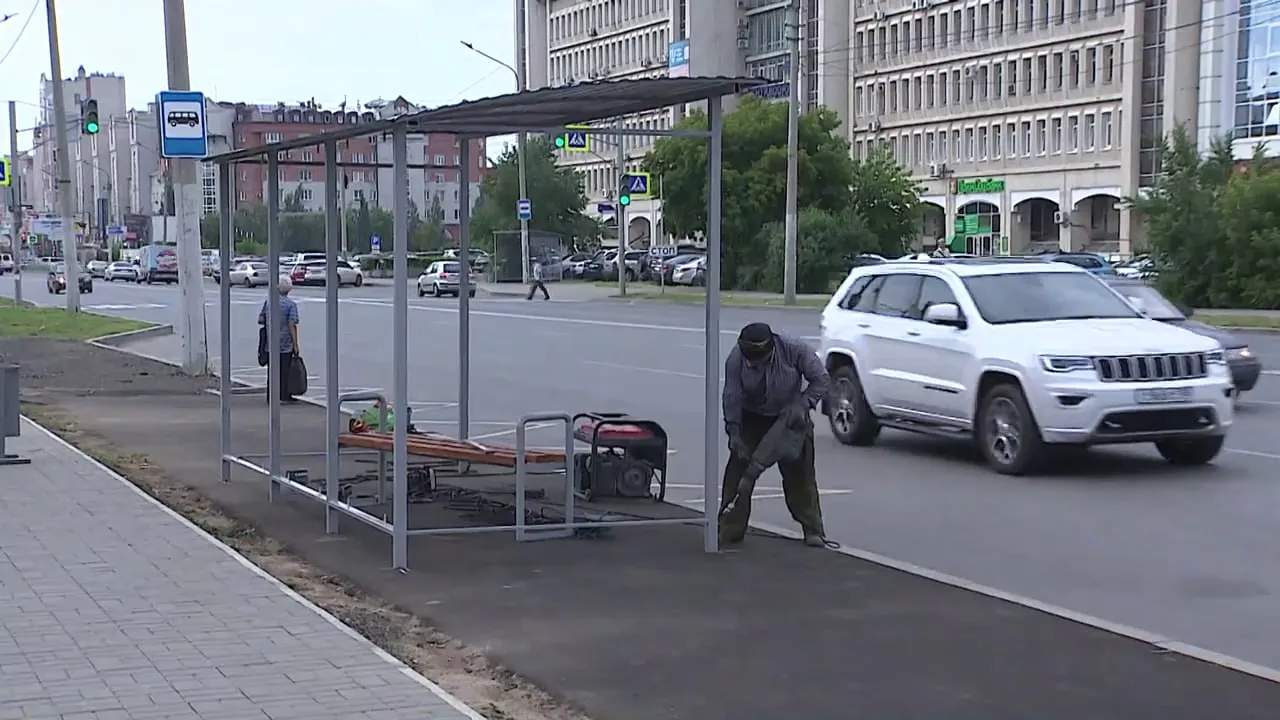В Омске обновят более 100 остановок общественного транспорта