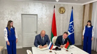 Мэр Омска Сергей Шелест подписал соглашение о побратимстве с председателем Брестского горисполкома