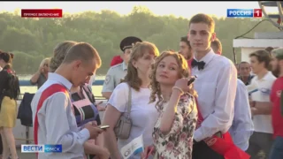 Больше восьми тысяч омских старшеклассников прощаются со школой