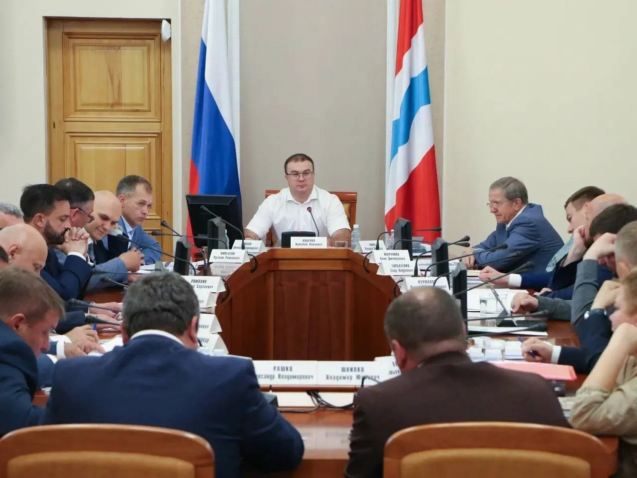 Виталий Хоценко поручил навести порядок в благоустроенных зонах