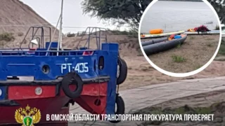 На Иртыше сапсерфера затянуло под баржу