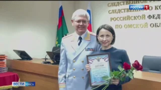Шеф-редактора «ГТРК Иртыш» Ирину Лотц наградили в следственном управлении СК России
