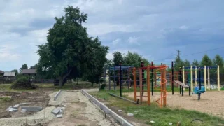 В Омской области продолжается благоустройство парка по нацпроекту «Инфраструктура для жизни»