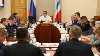 Виталий Хоценко провёл штаб по благоустройству малых городов Омской области