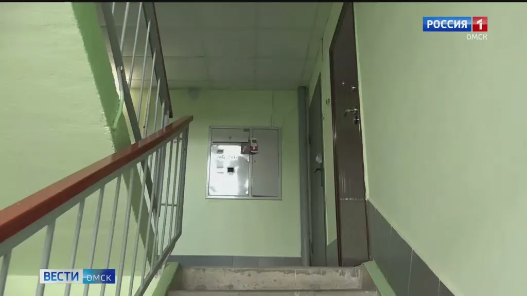 Омич ворвался в чужую квартиру в поисках девушки