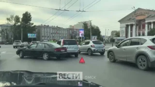 В центре Омска произошло сразу два ДТП