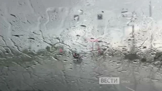 В Омске на левом берегу начался ливень